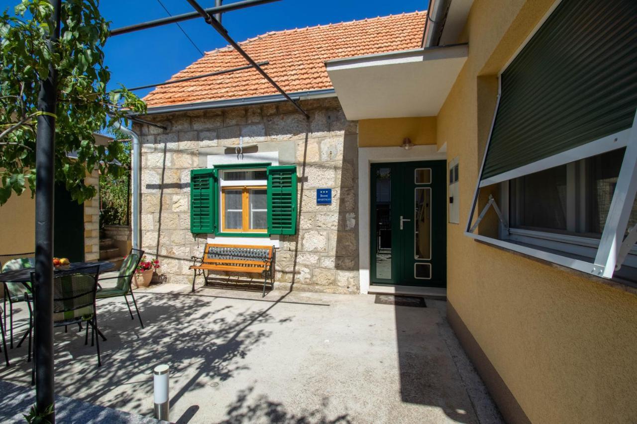 Apartman Ivan Drniš Exterior foto