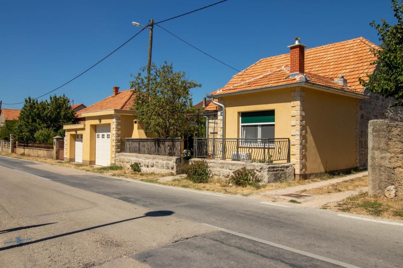 Apartman Ivan Drniš Exterior foto
