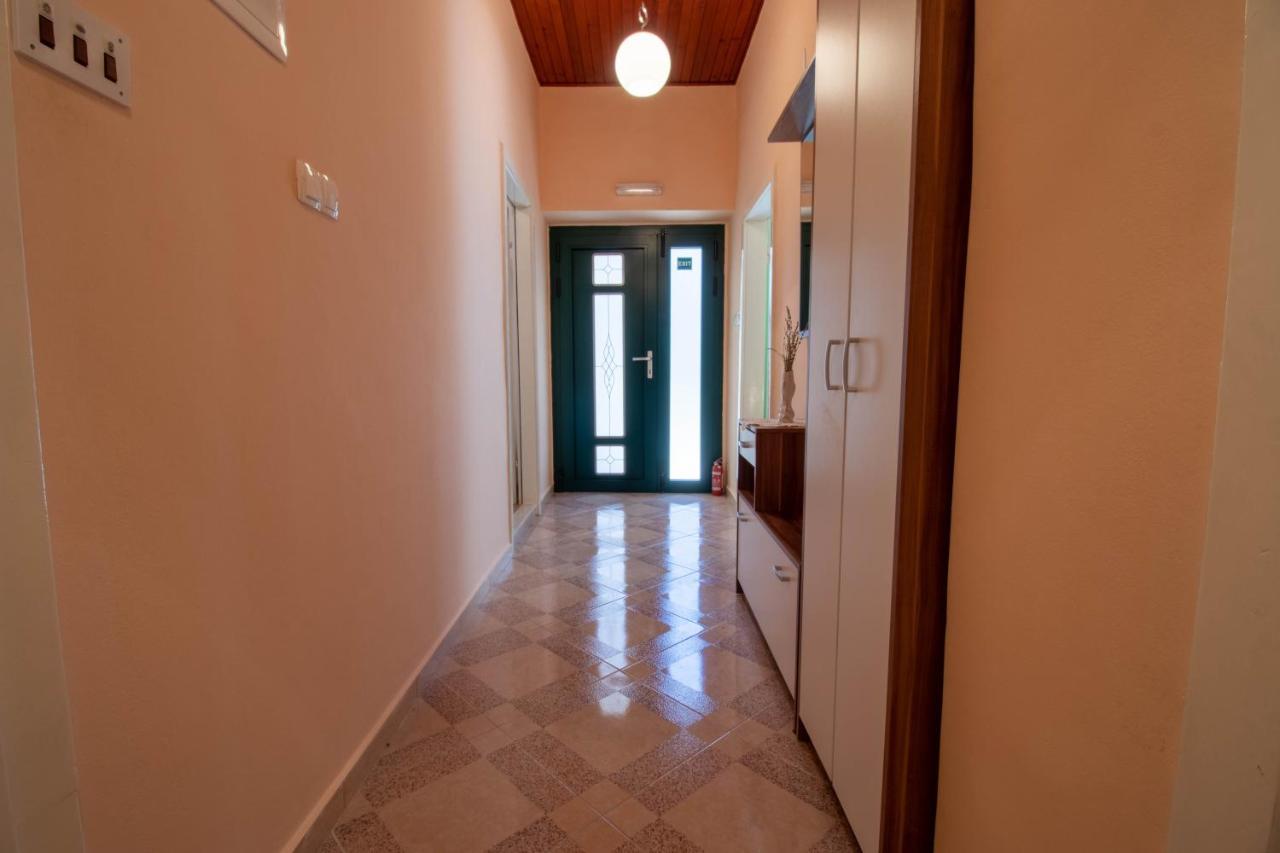 Apartman Ivan Drniš Exterior foto