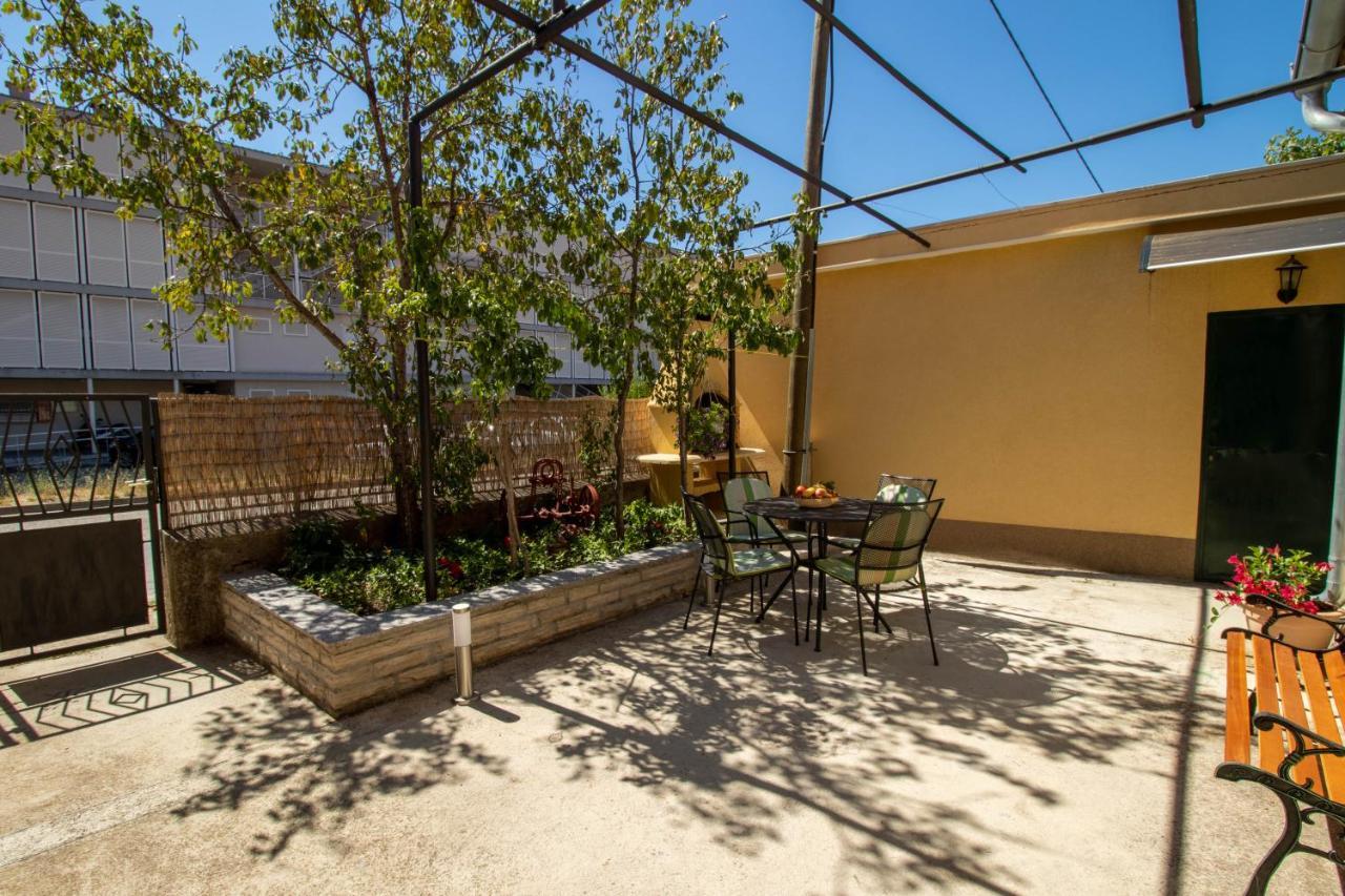 Apartman Ivan Drniš Exterior foto